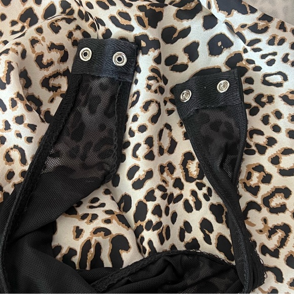 ASTR The Label Leopard Print Bodysuit Top Size Medium - Picture 8 of 11